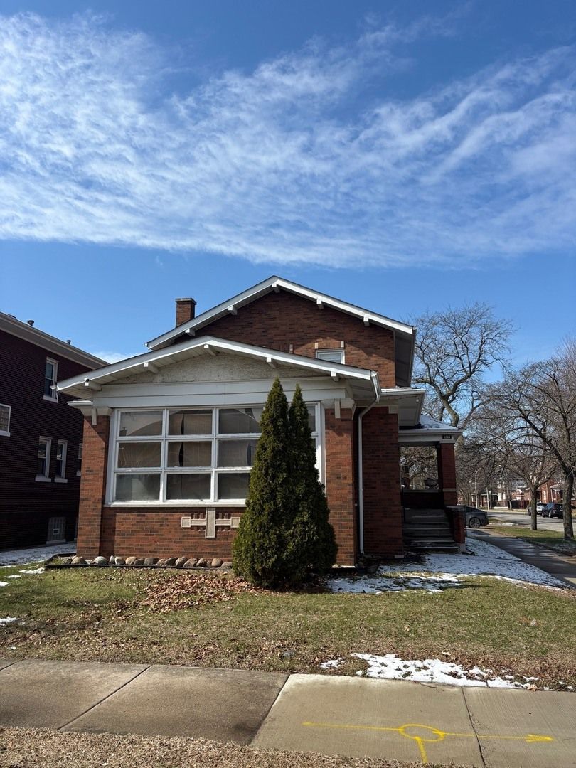 8204 Champlain Avenue, Chicago, IL 60619