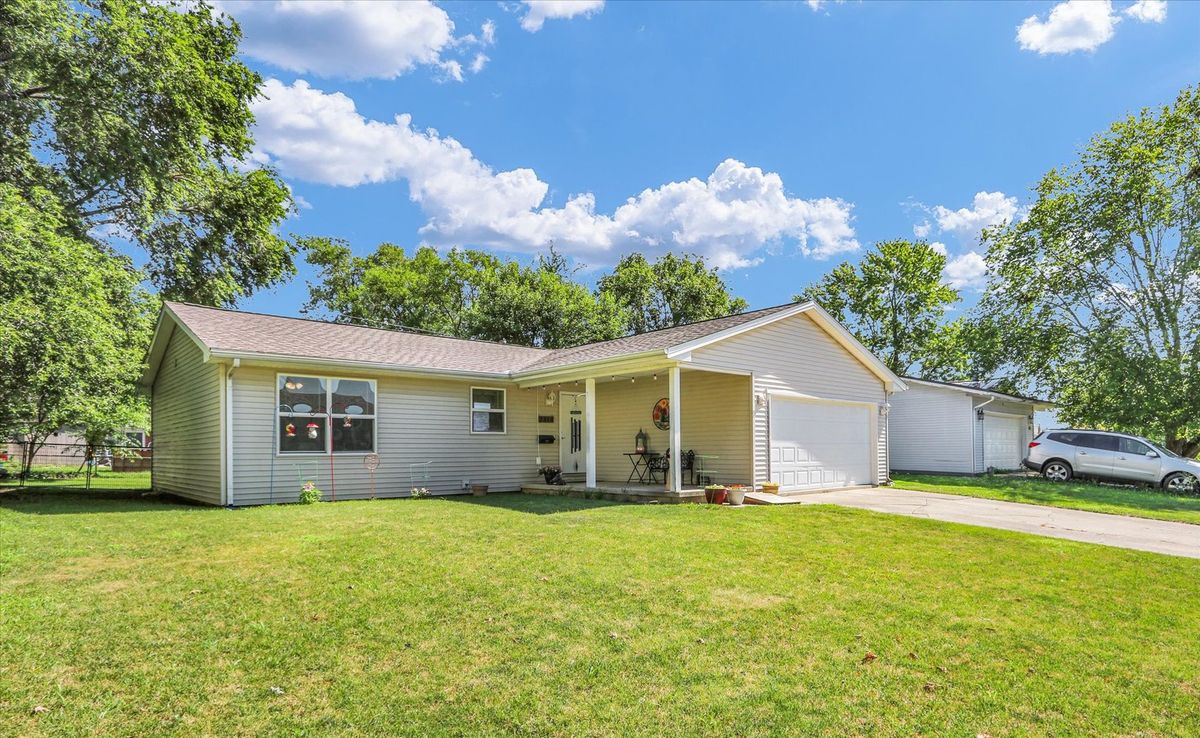 2310 Country Squire Drive, Urbana, IL 61802