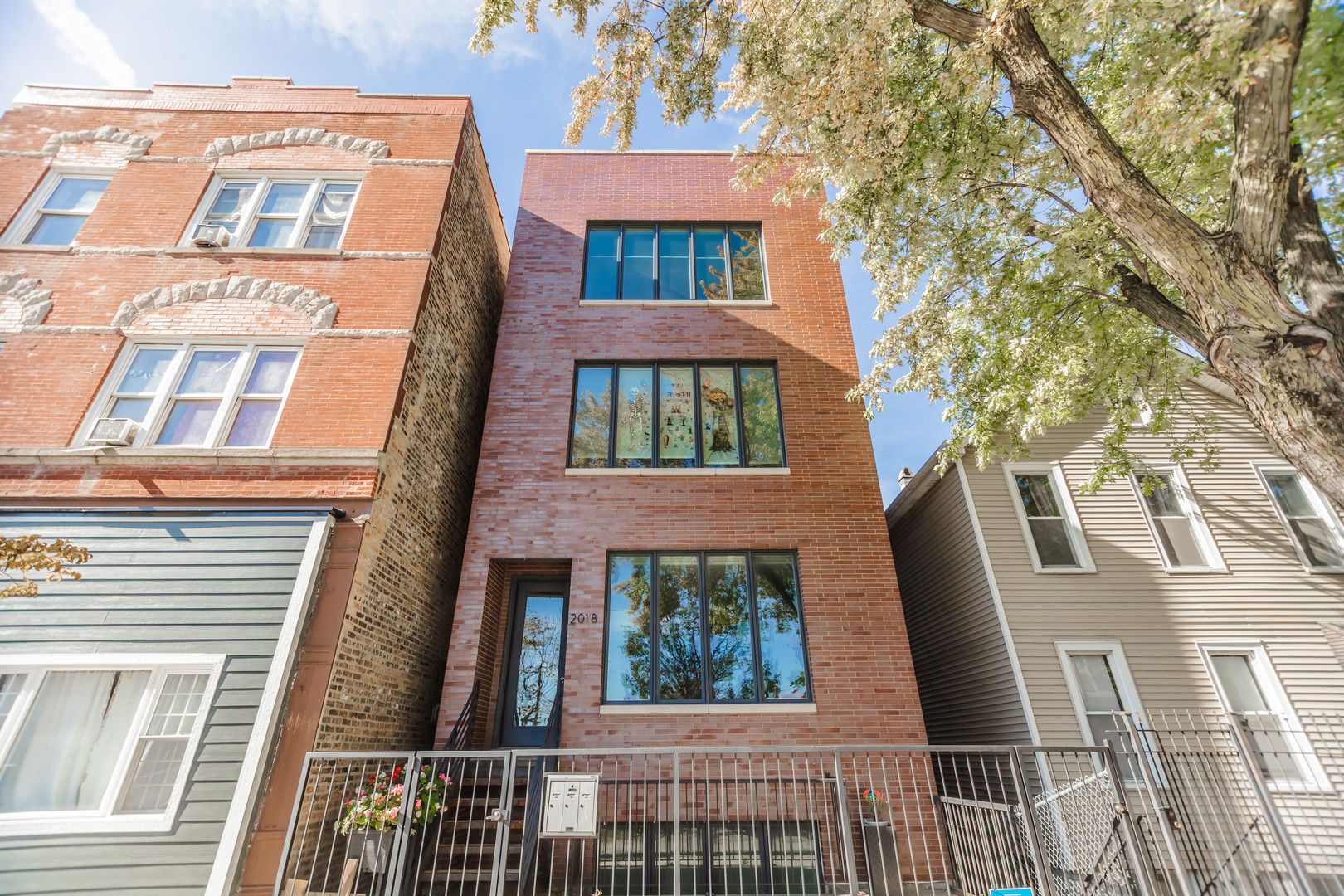 2018 S Loomis Street #3 — Chicago, IL 60608