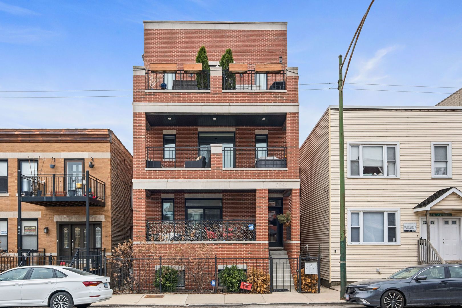 3046 N Clybourn Avenue #2 — Chicago, IL 60618