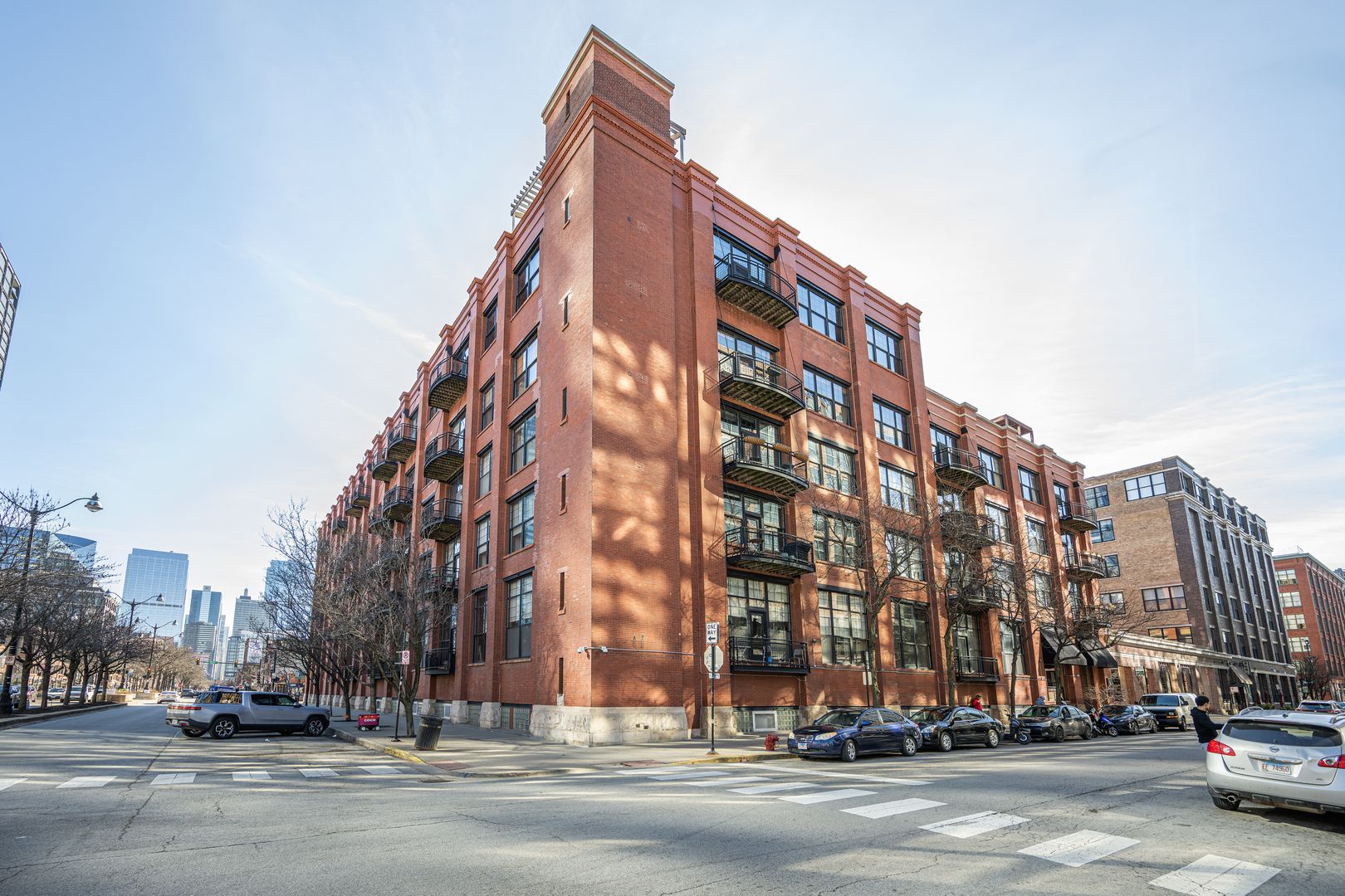 1000 W WASHINGTON Boulevard #411 — Chicago, IL 60607