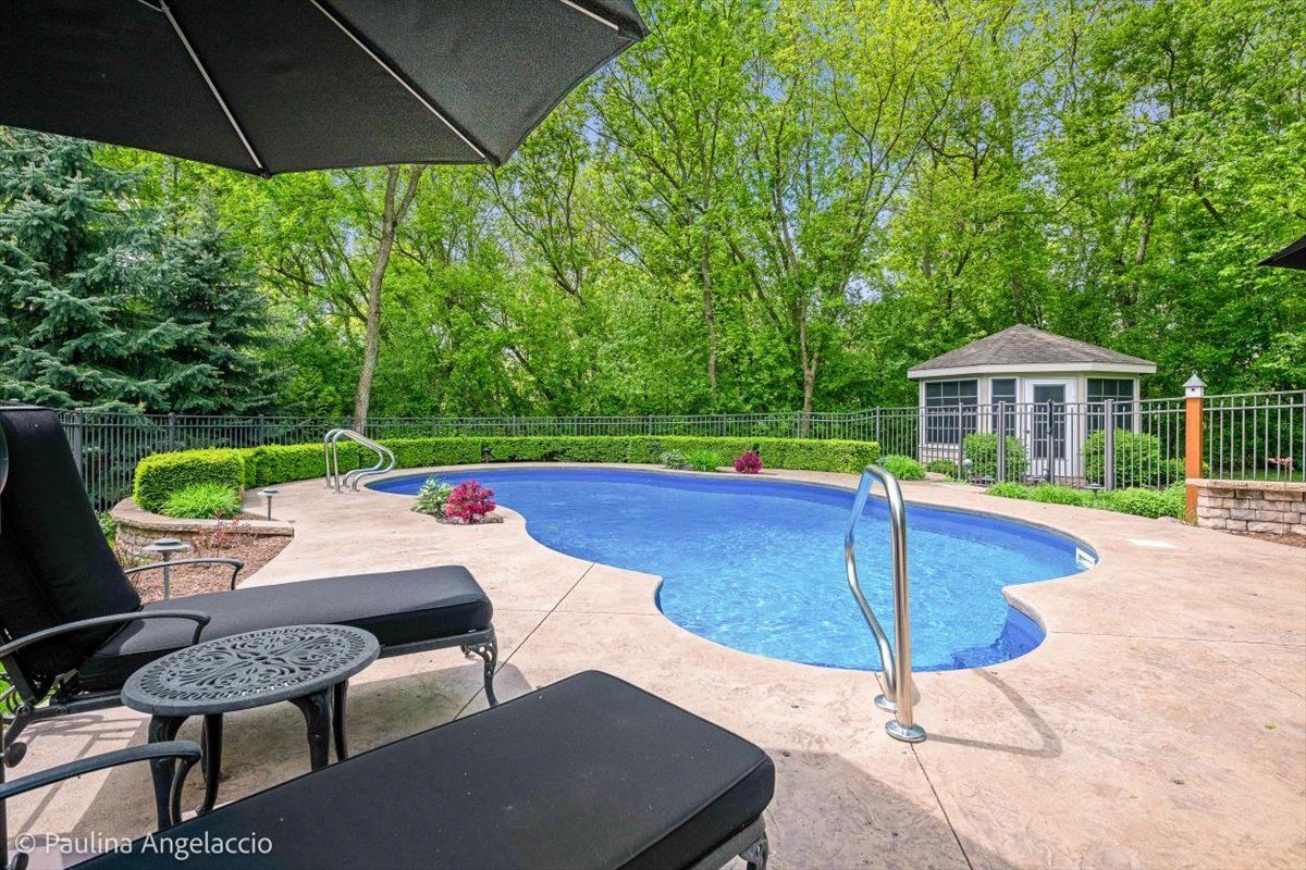 103 Equestrian Way, Hawthorn Woods, IL 60047