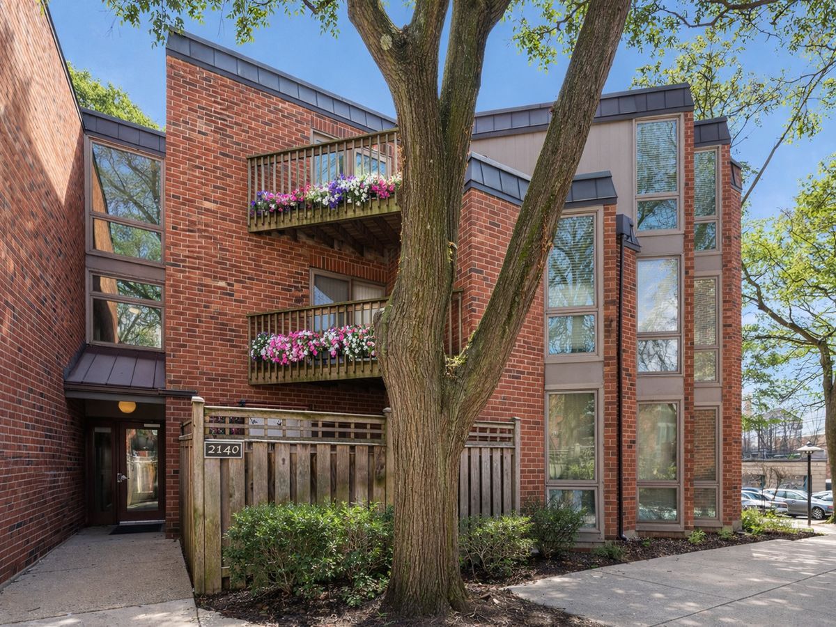 2140 Lincoln Avenue, Chicago, IL 60614