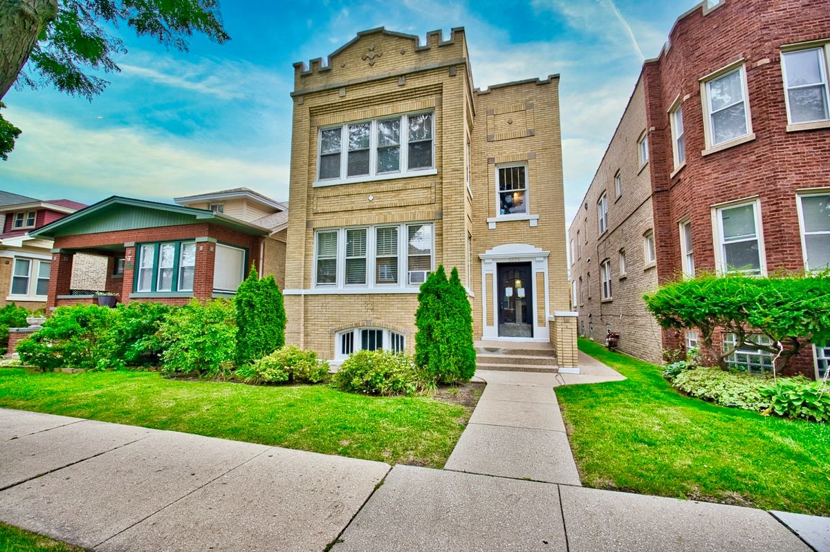 6609 Artesian Avenue, Chicago, IL 60645