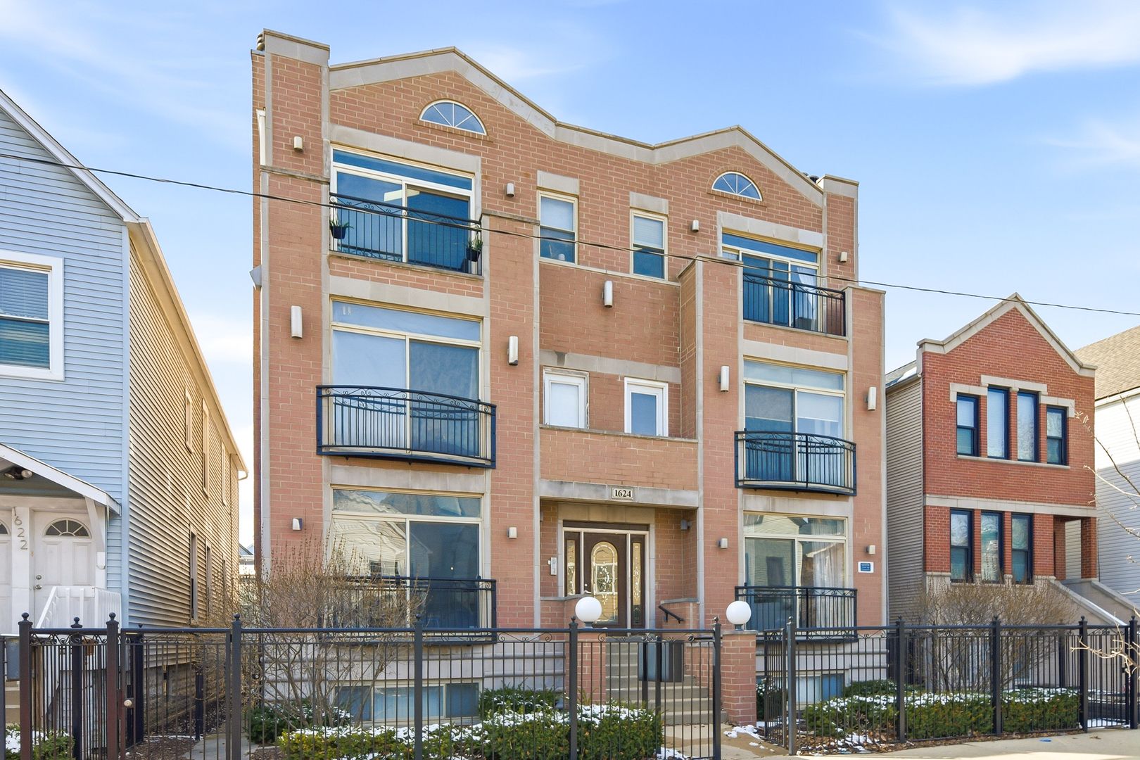 1624 N Campbell Avenue #1N — Chicago, IL 60647