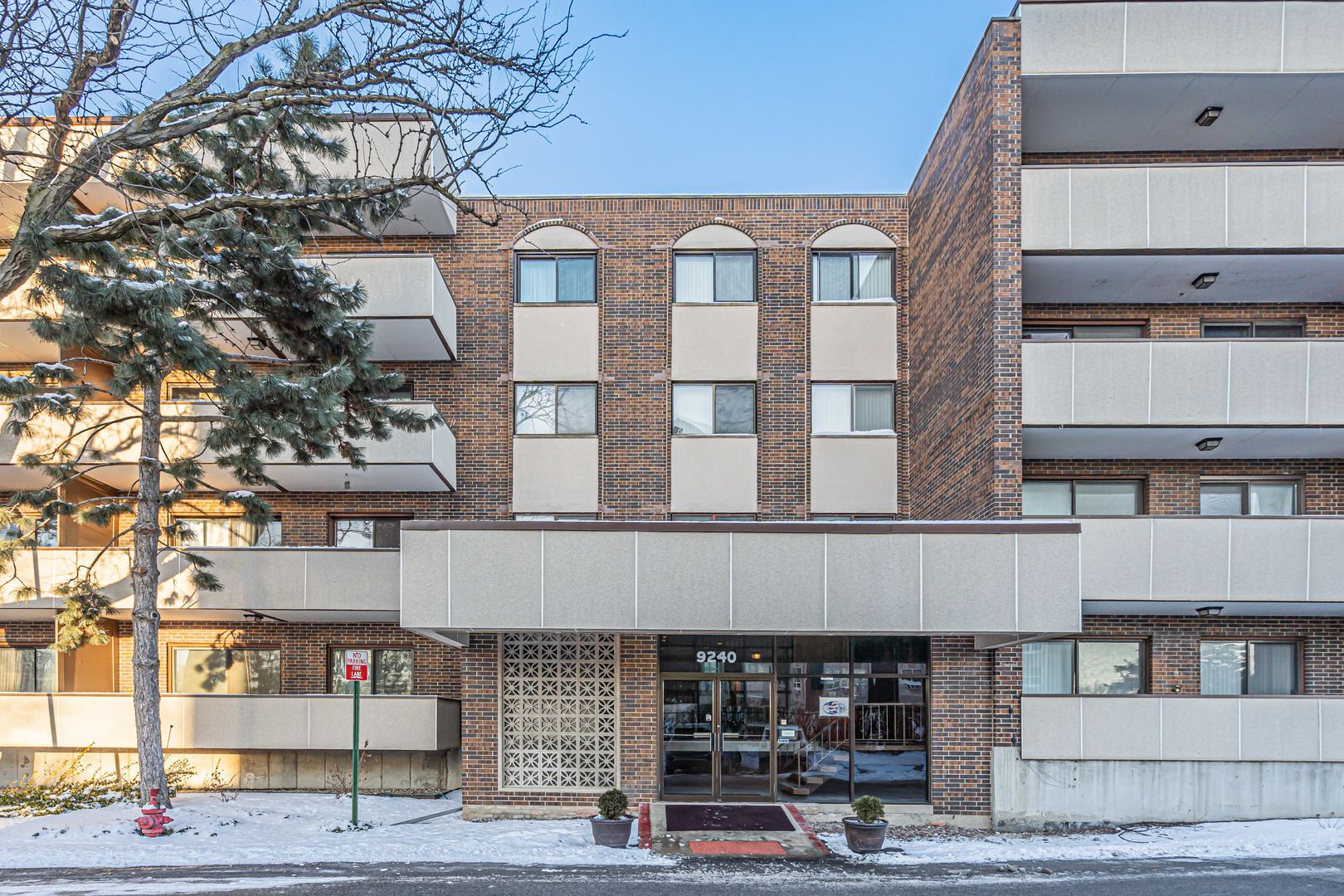 9240 Gross Point Road #410 — Skokie, IL 60077