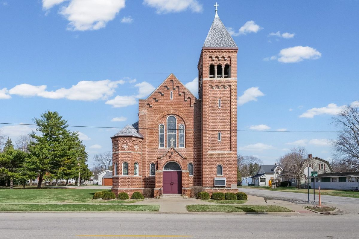 332 S Macon Street, Bement, IL 61813