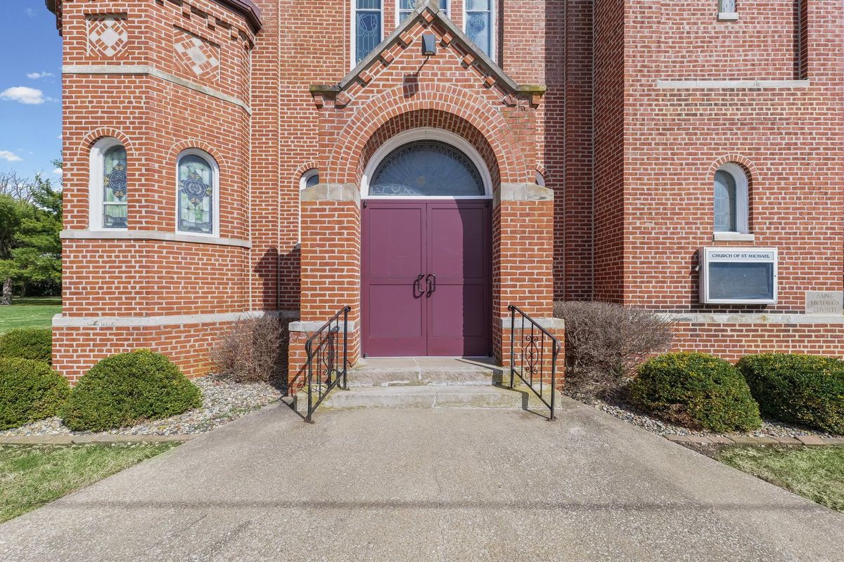 332 S Macon Street, Bement, IL 61813