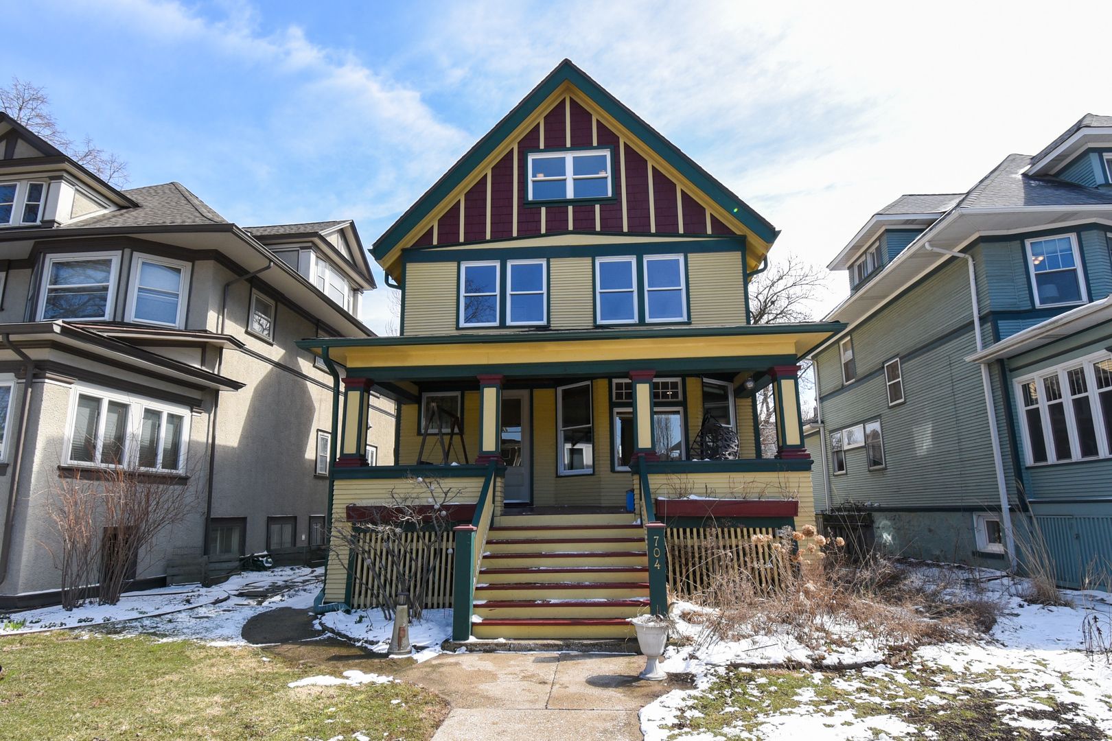 704 S Elmwood Avenue — Oak Park, IL 60304