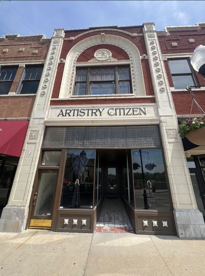 26 Downer Place, Aurora, IL 60505