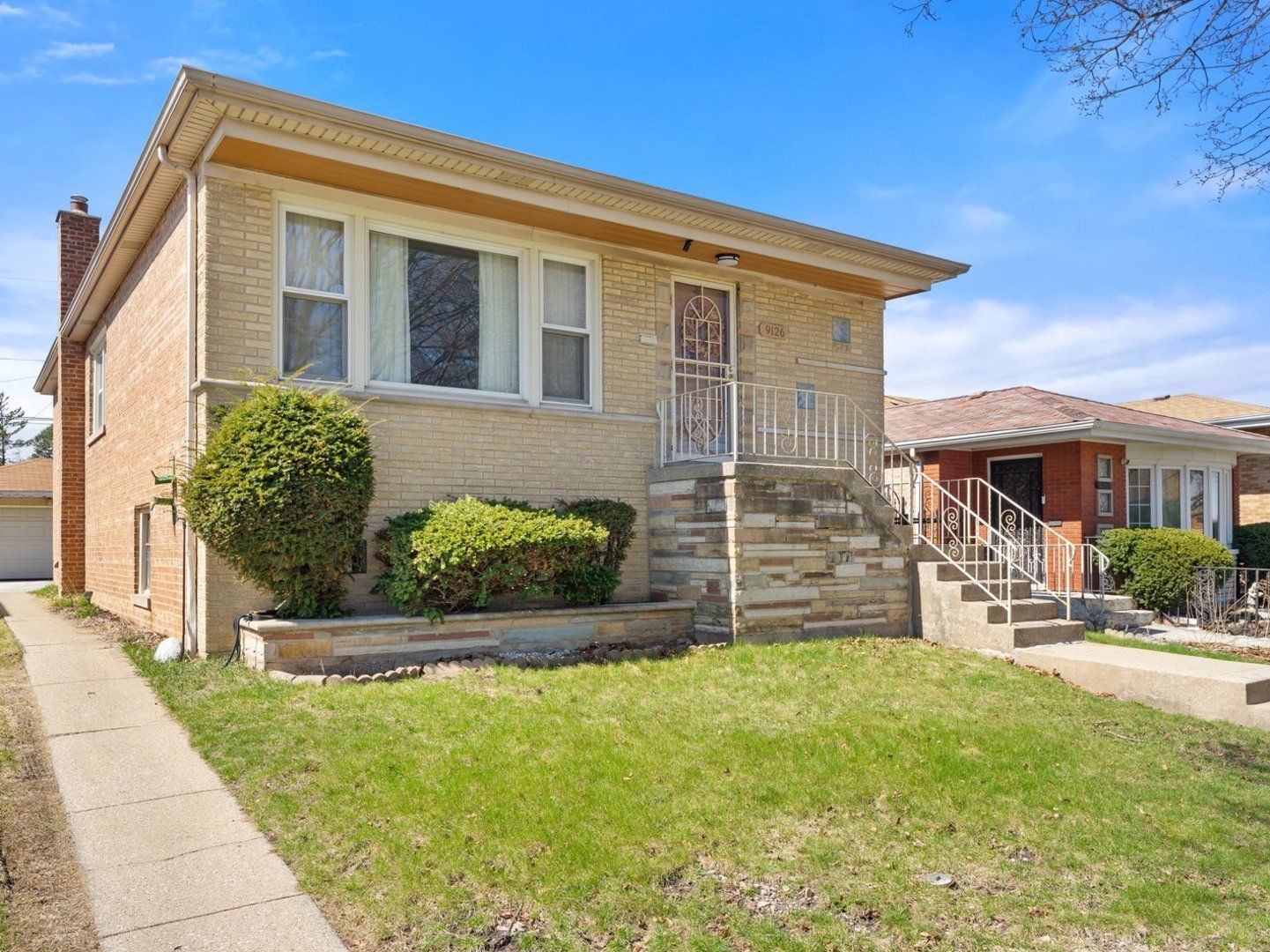 9126 S Oglesby Avenue — Chicago, IL 60617