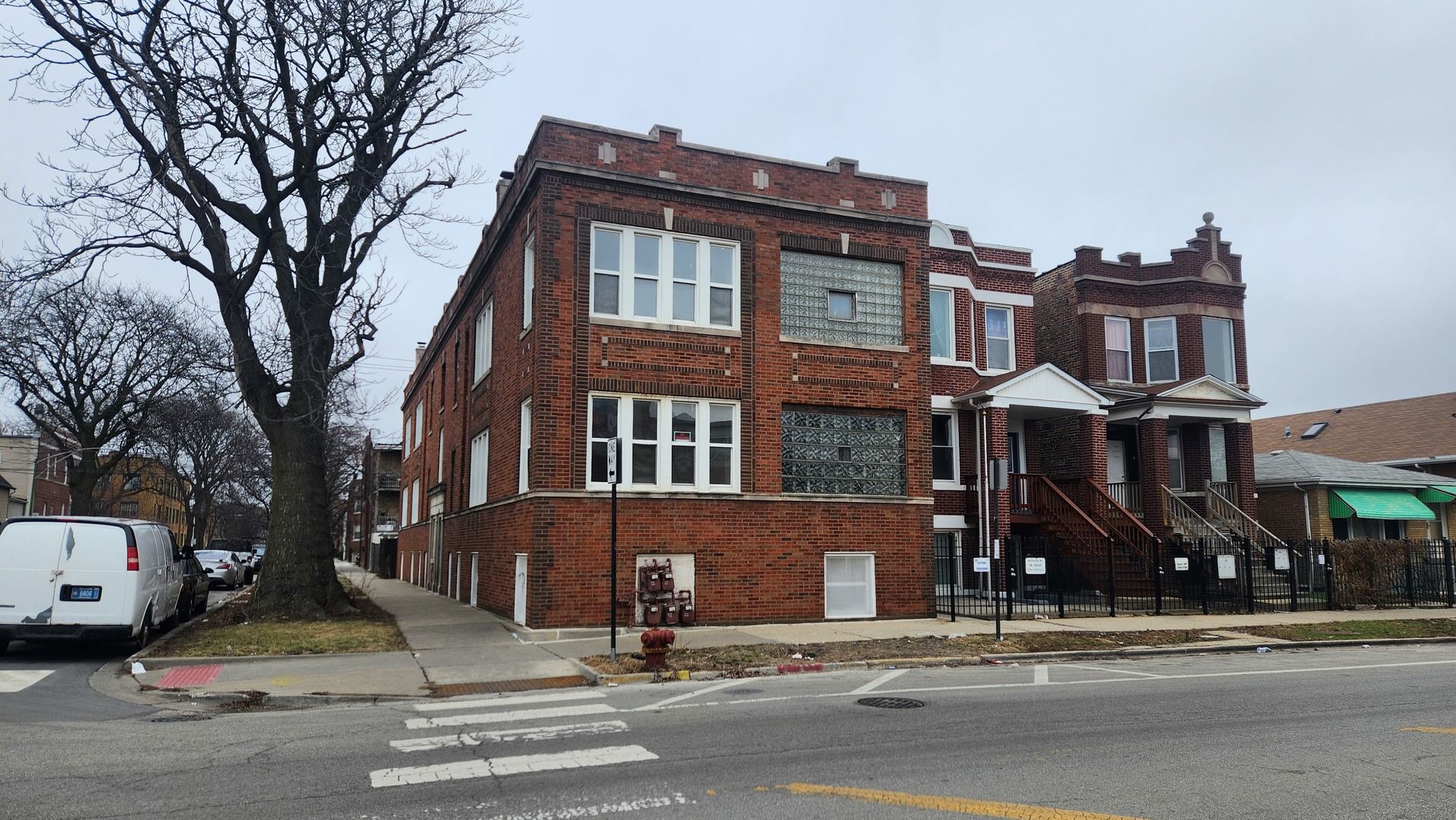 4355 W Le Moyne Street — Chicago, IL 60651