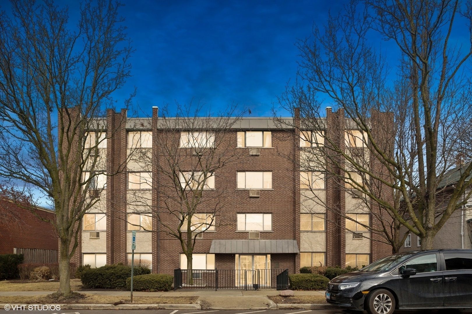 1136 Greenleaf Avenue #205 — Wilmette, IL 60091