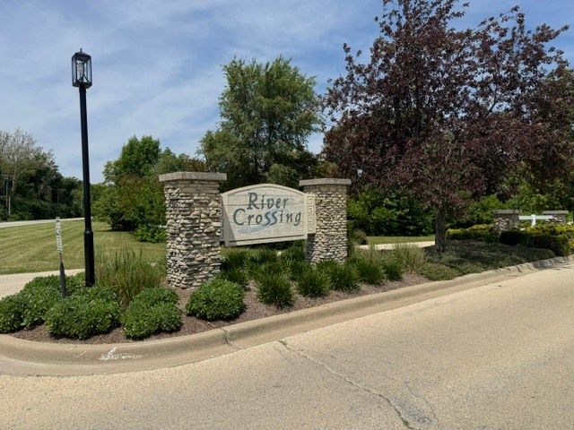1833 Indian Trail — Kankakee, IL 60901