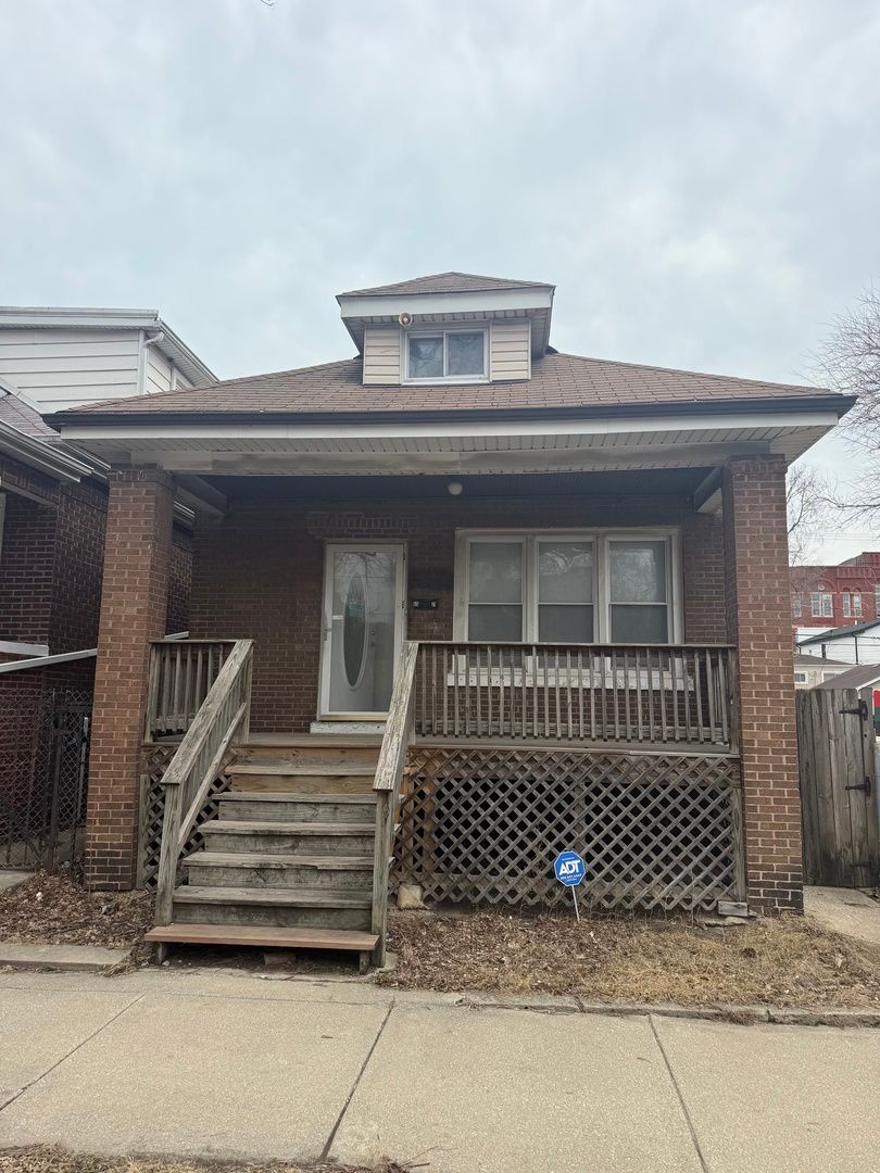 6521 Saint Lawrence Avenue, Chicago, IL 60637