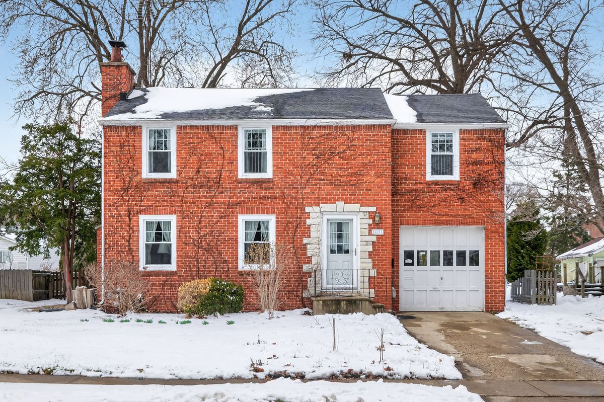 827 N 10th Street, DeKalb, IL 60115