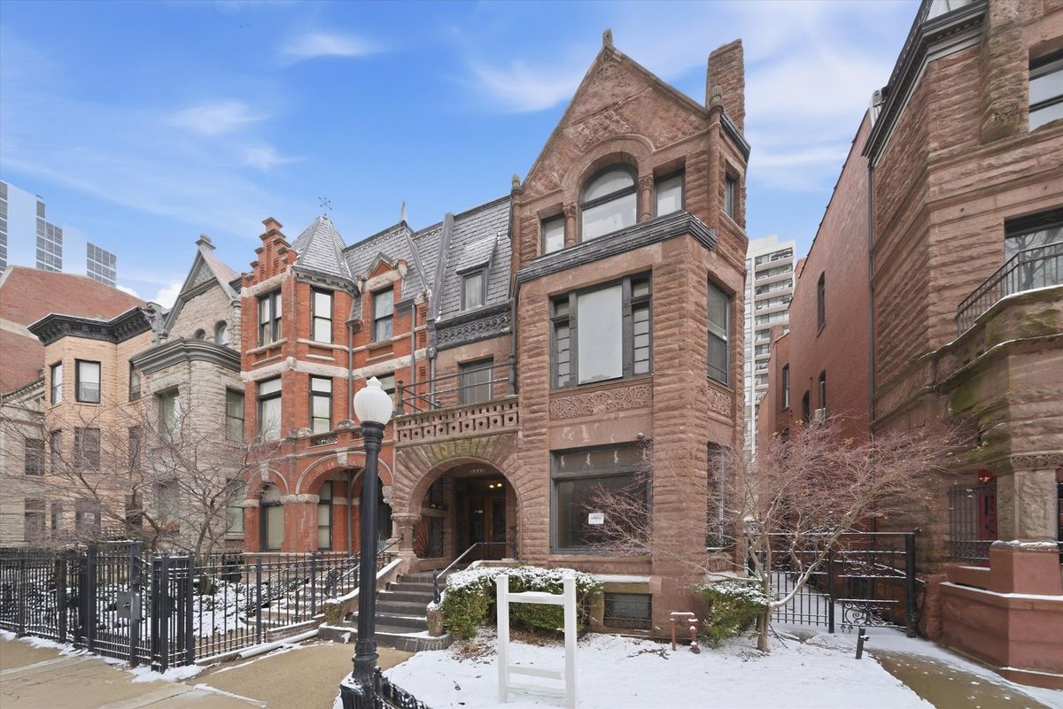 1517 Dearborn Parkway, Chicago, IL 60610