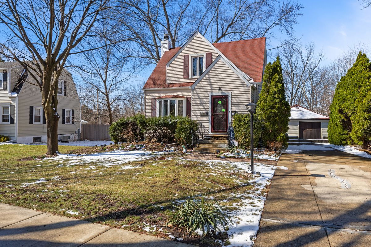 300 Cumberland Parkway, Des Plaines, IL 60016