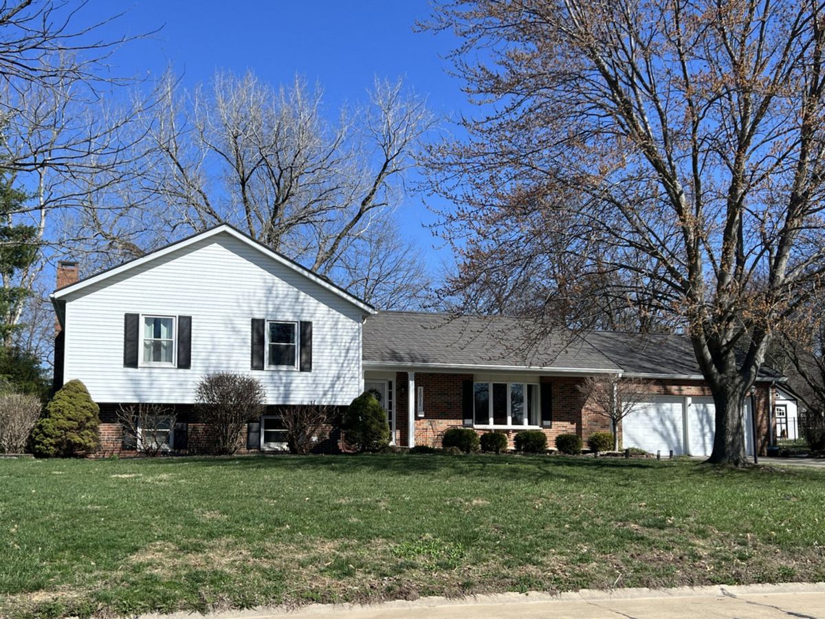 1511 Ballyvaughn Court, Greenville, IL 62246