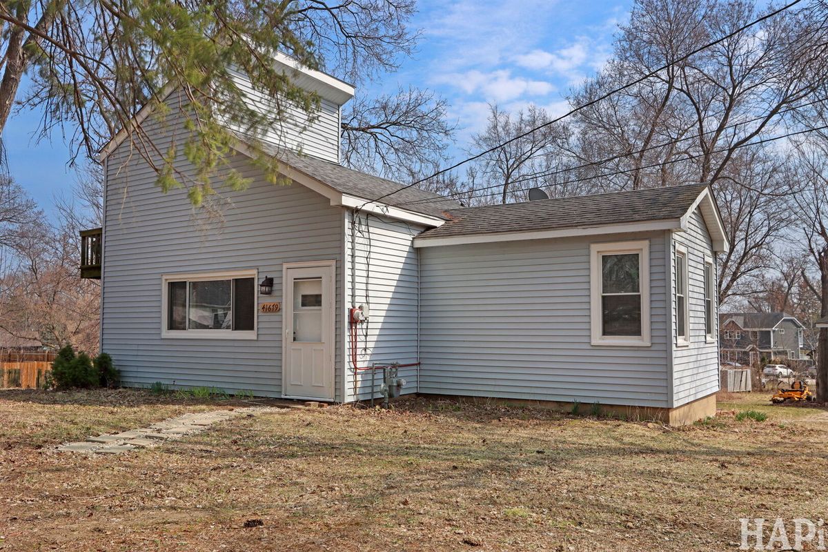 41679 Country Club Drive, Antioch, IL 60002