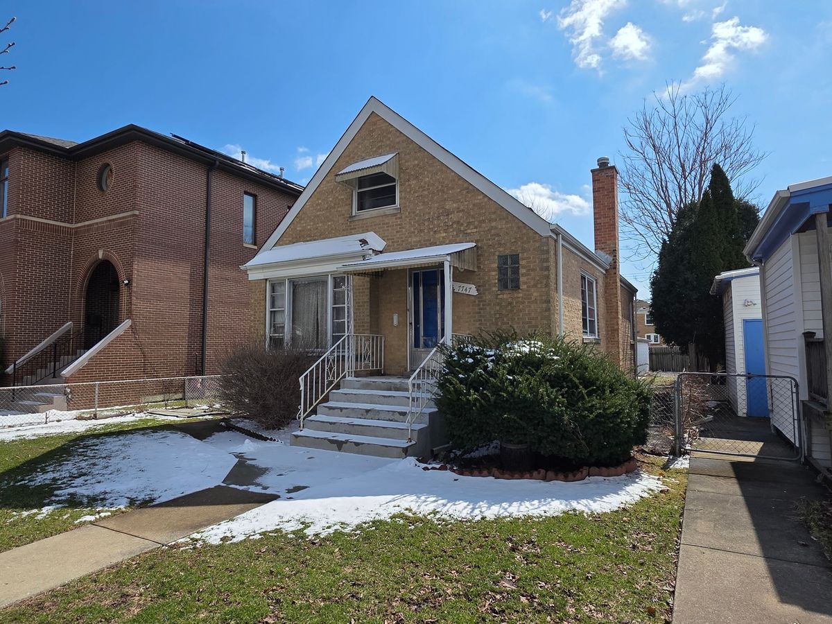 7747 Balmoral Avenue, Chicago, IL 60656