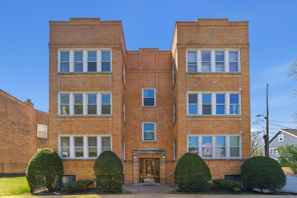 1739 Gregory Avenue, Chicago, IL 60640