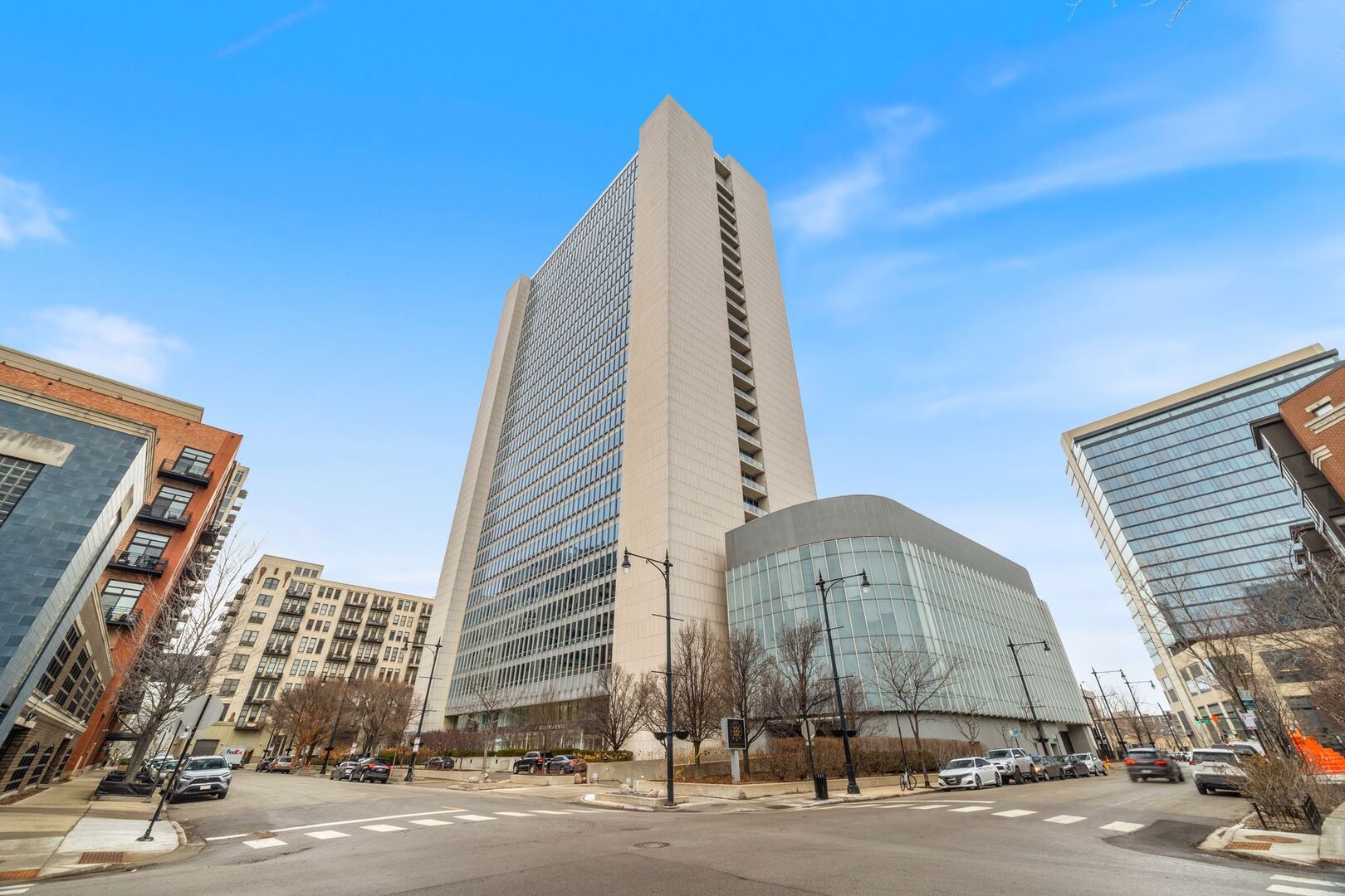 500 W Superior Street #1306 — Chicago, IL 60654