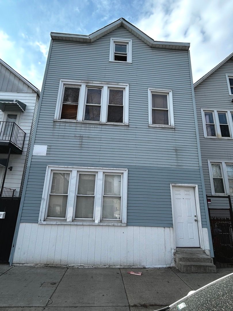 4530 Paulina Street, Chicago, IL 60609