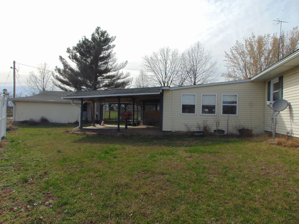 1100 Sharp Rock Road, Ava, IL 62907