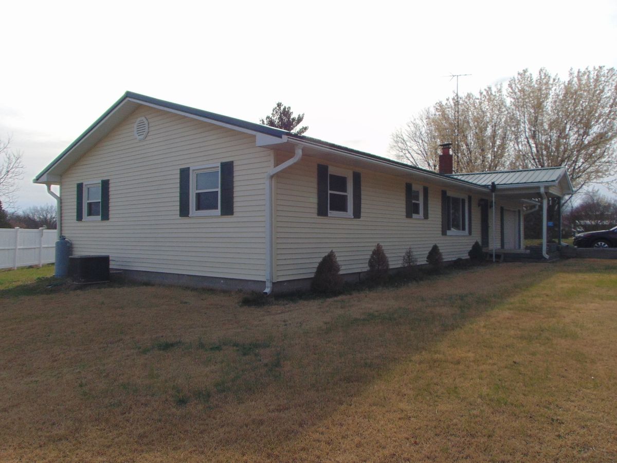 1100 Sharp Rock Road, Ava, IL 62907