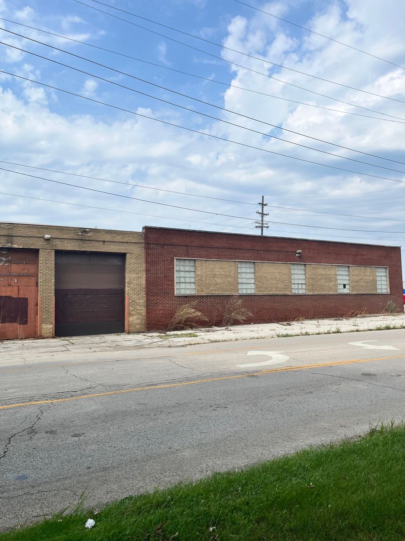 2222 E End Avenue — Chicago Heights, IL 60411