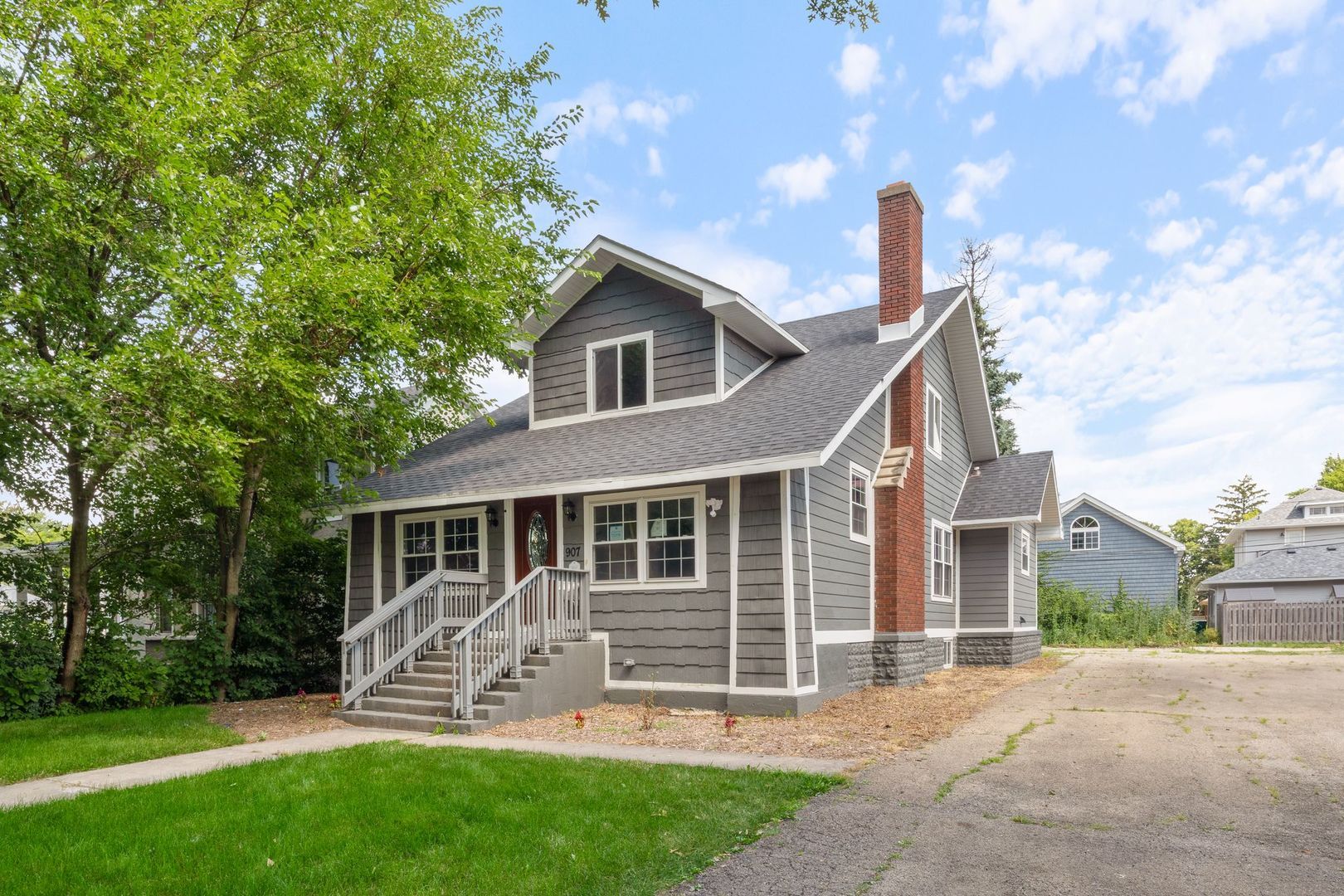 907 Glenwood Avenue — Joliet, IL 60435