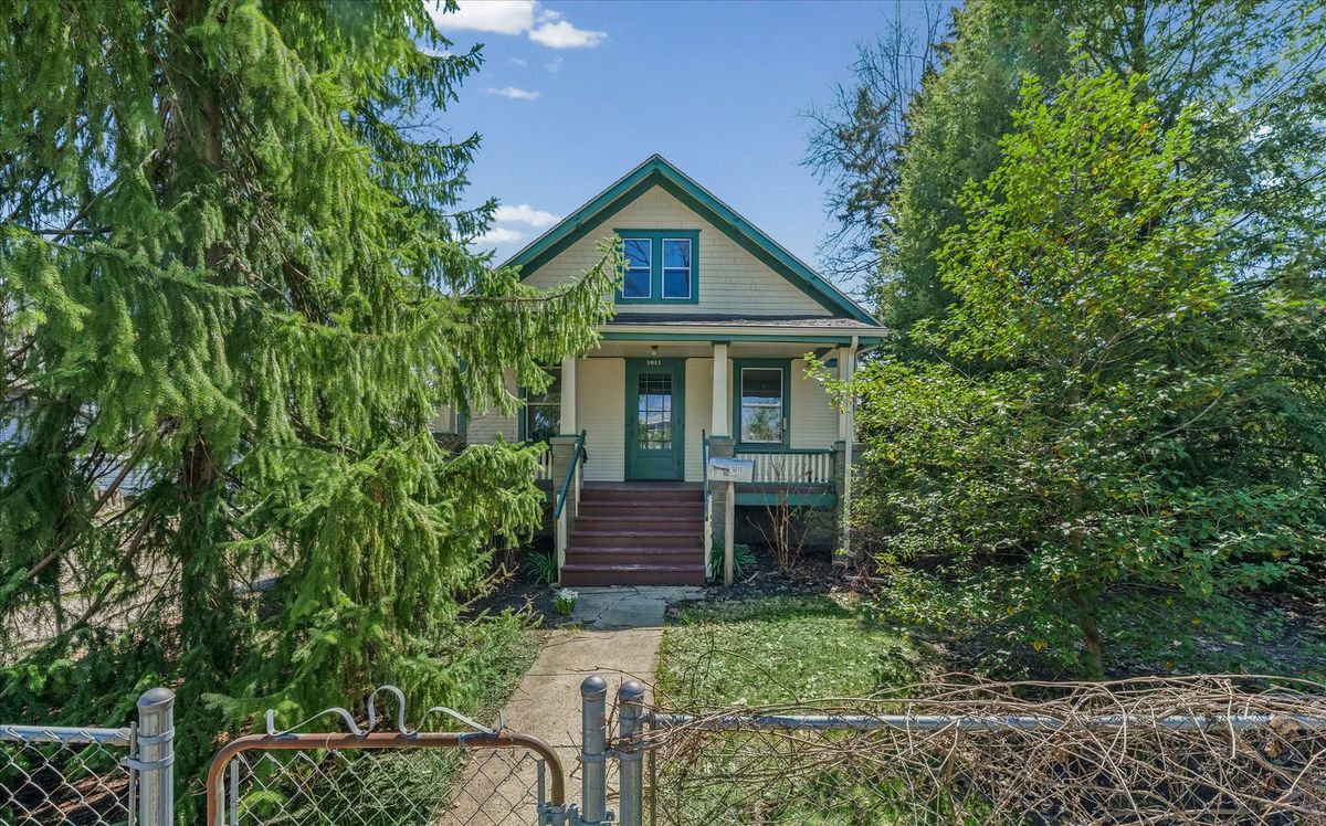 1011 Vine Street, Champaign, IL 61821