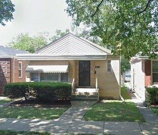 10552 S Eberhart Avenue — Chicago, IL 60628