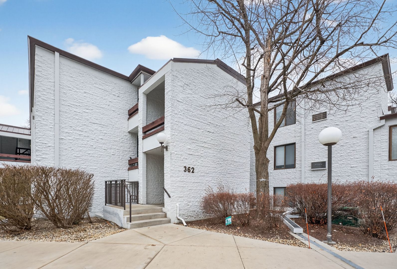 362 W Miner Street #1A — Arlington Heights, IL 60005