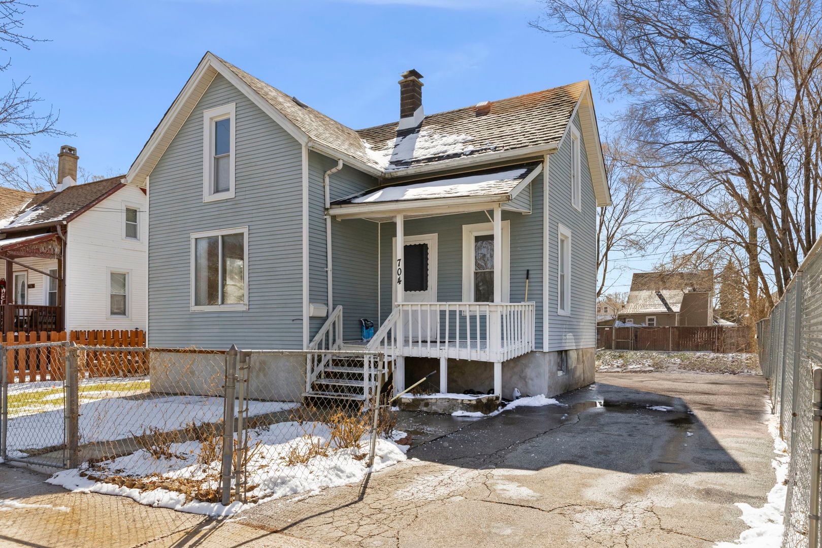 704 Francis Street — Joliet, IL 60432