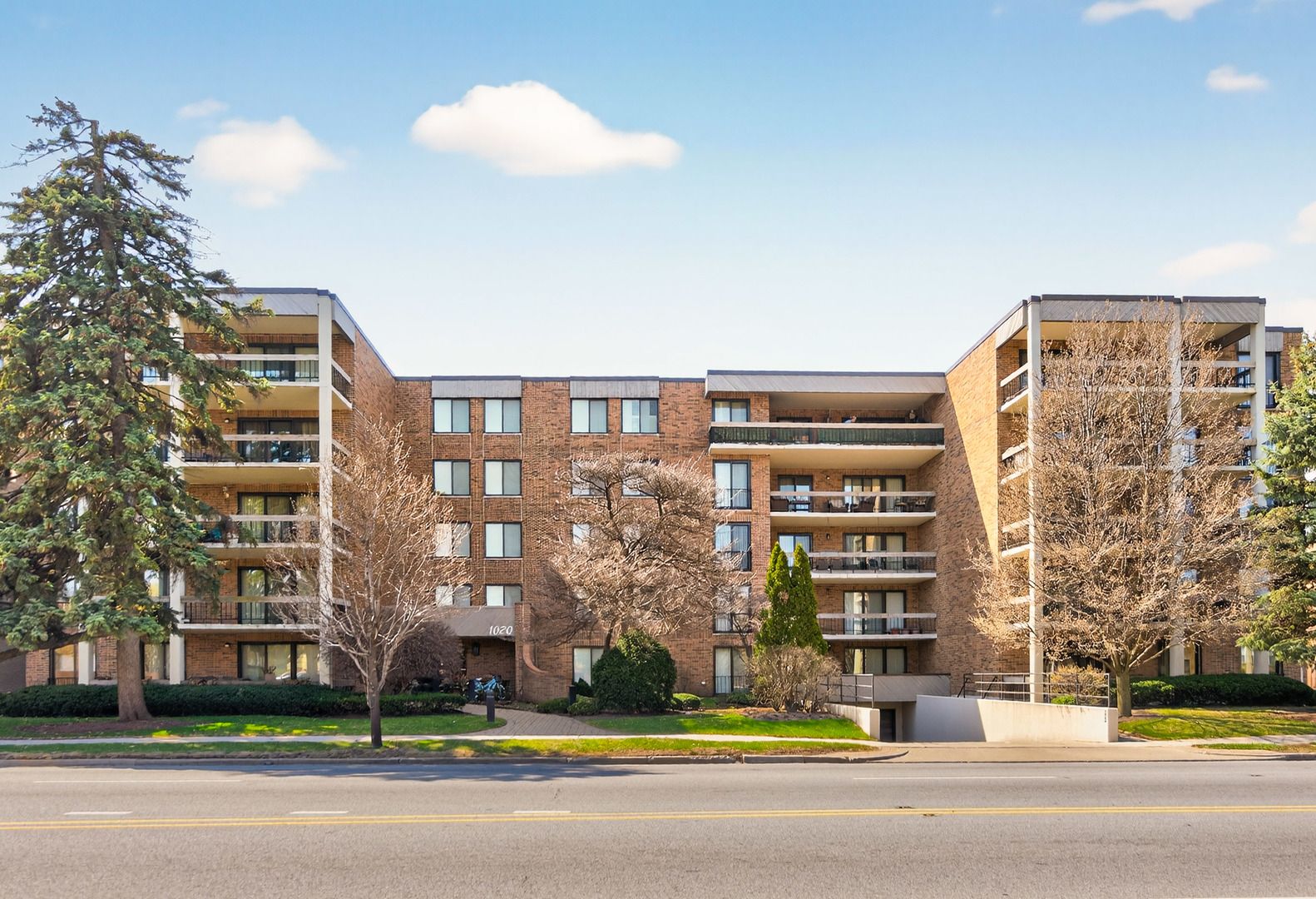 1020 N Harlem Avenue #1E — River Forest, IL 60305