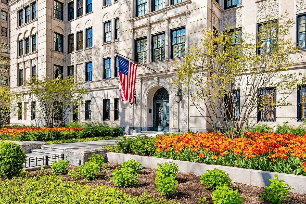 1500 Lake Shore Drive, Chicago, IL 60610