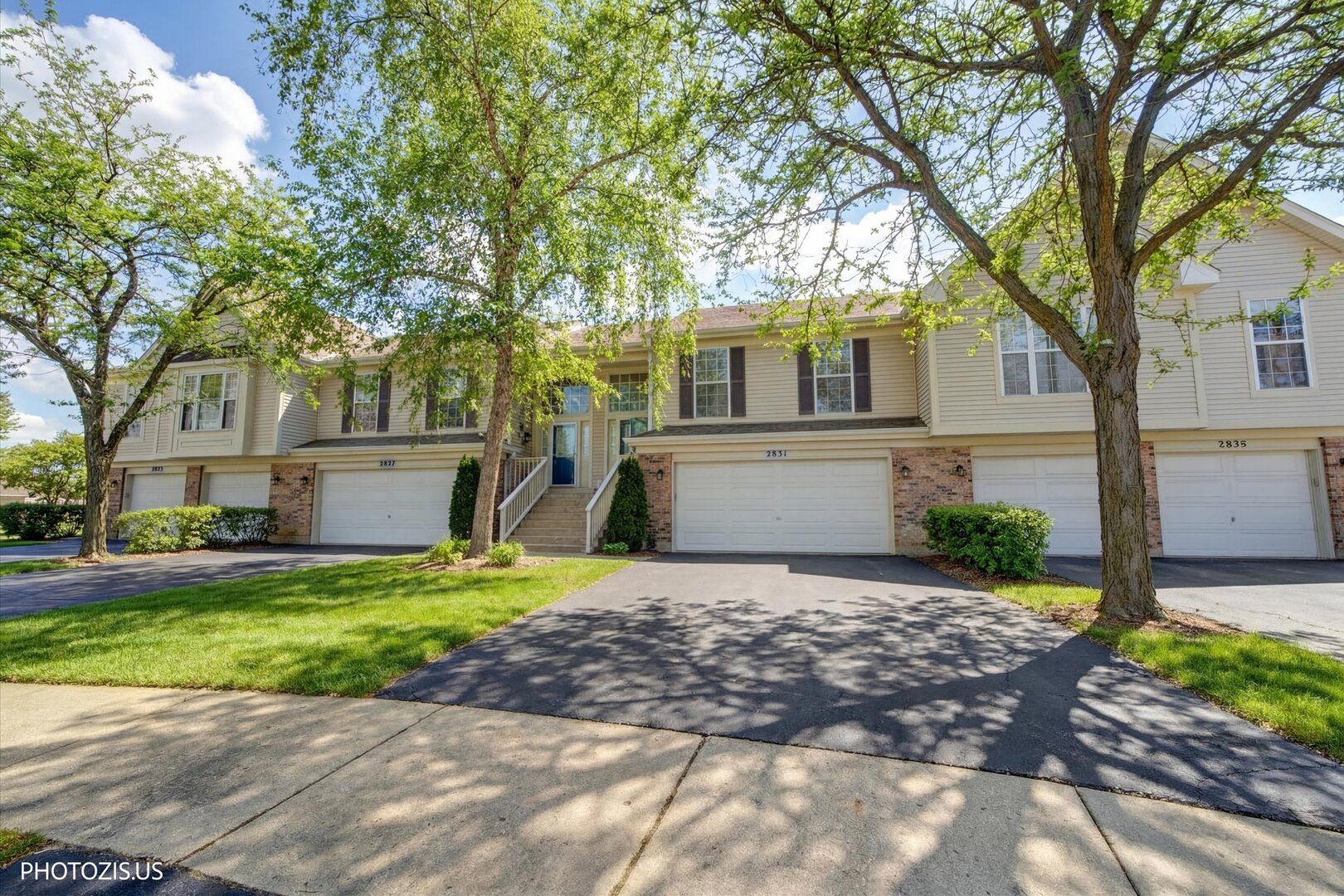2831 S Embers Lane — Arlington Heights, IL 60005