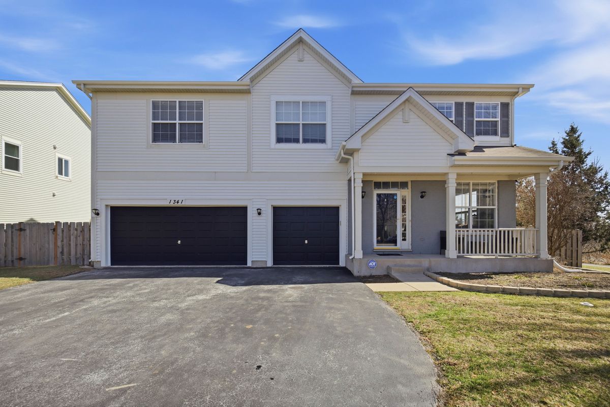 1341 Meadow Lane, Round Lake, IL 60073