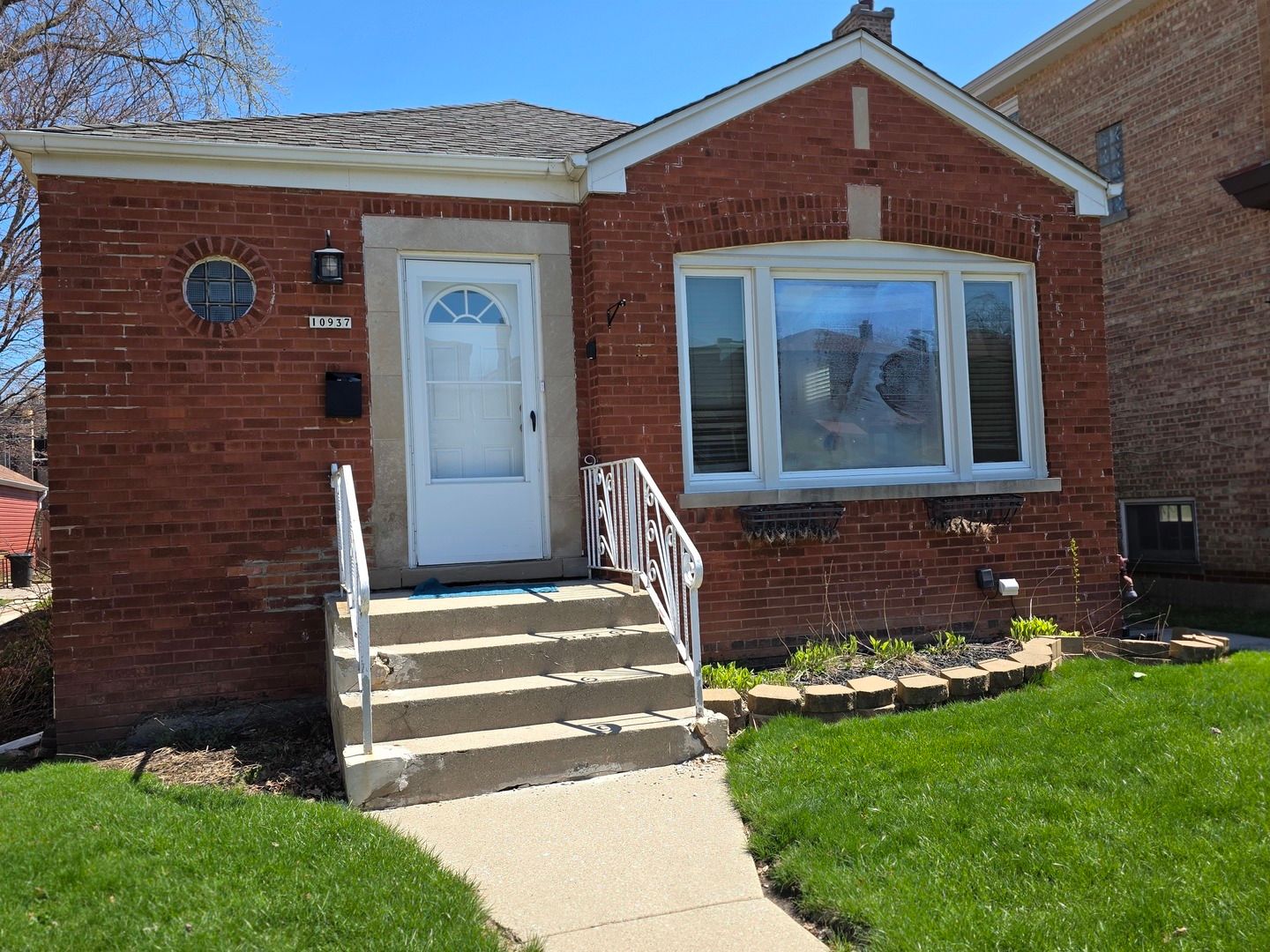 10937 S Artesian Avenue — Chicago, IL 60655