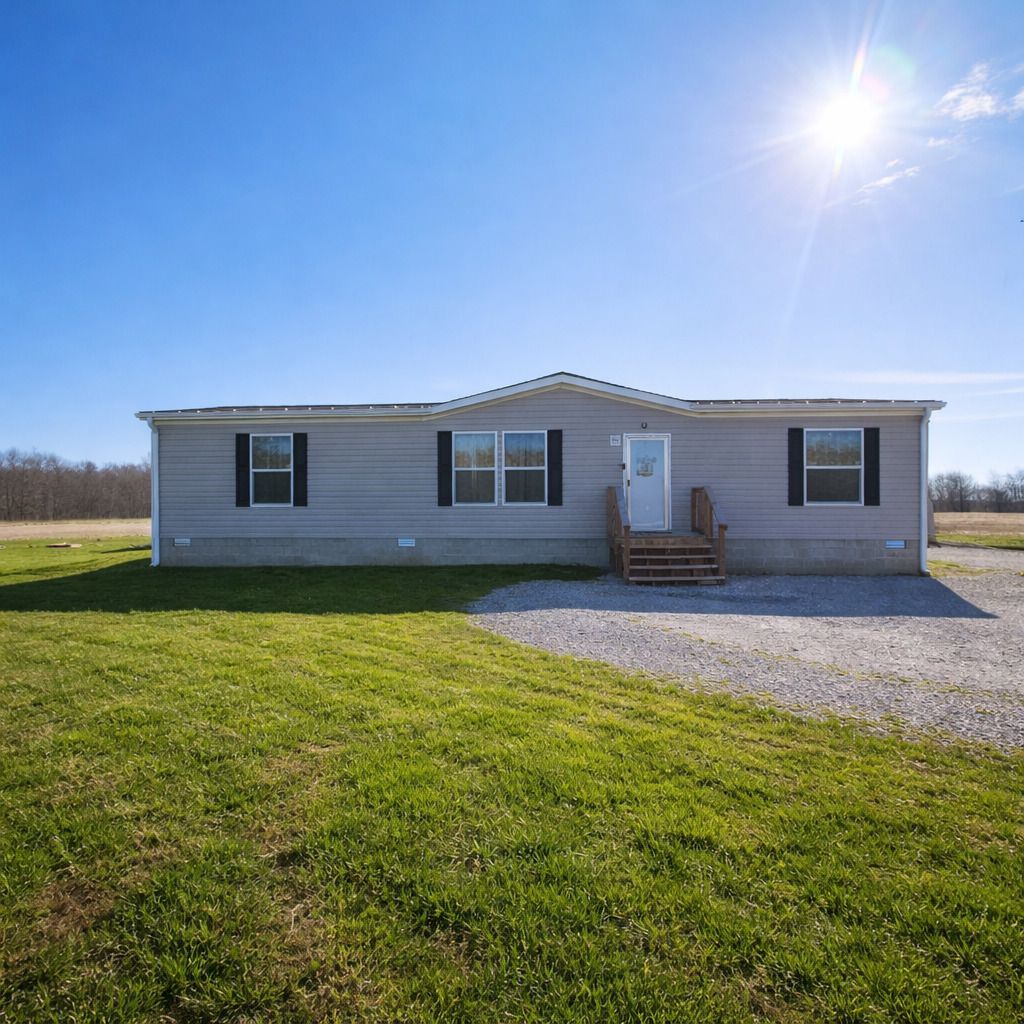 9196 N Riddle Lane, Ashley, IL 62808