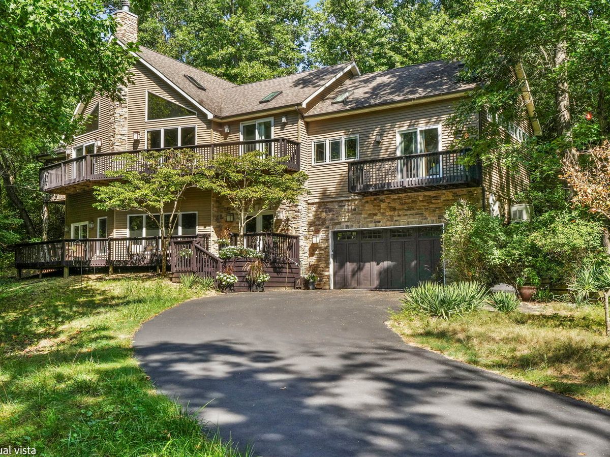 804 Wilson Avenue, Beverly Shores, IN 46301