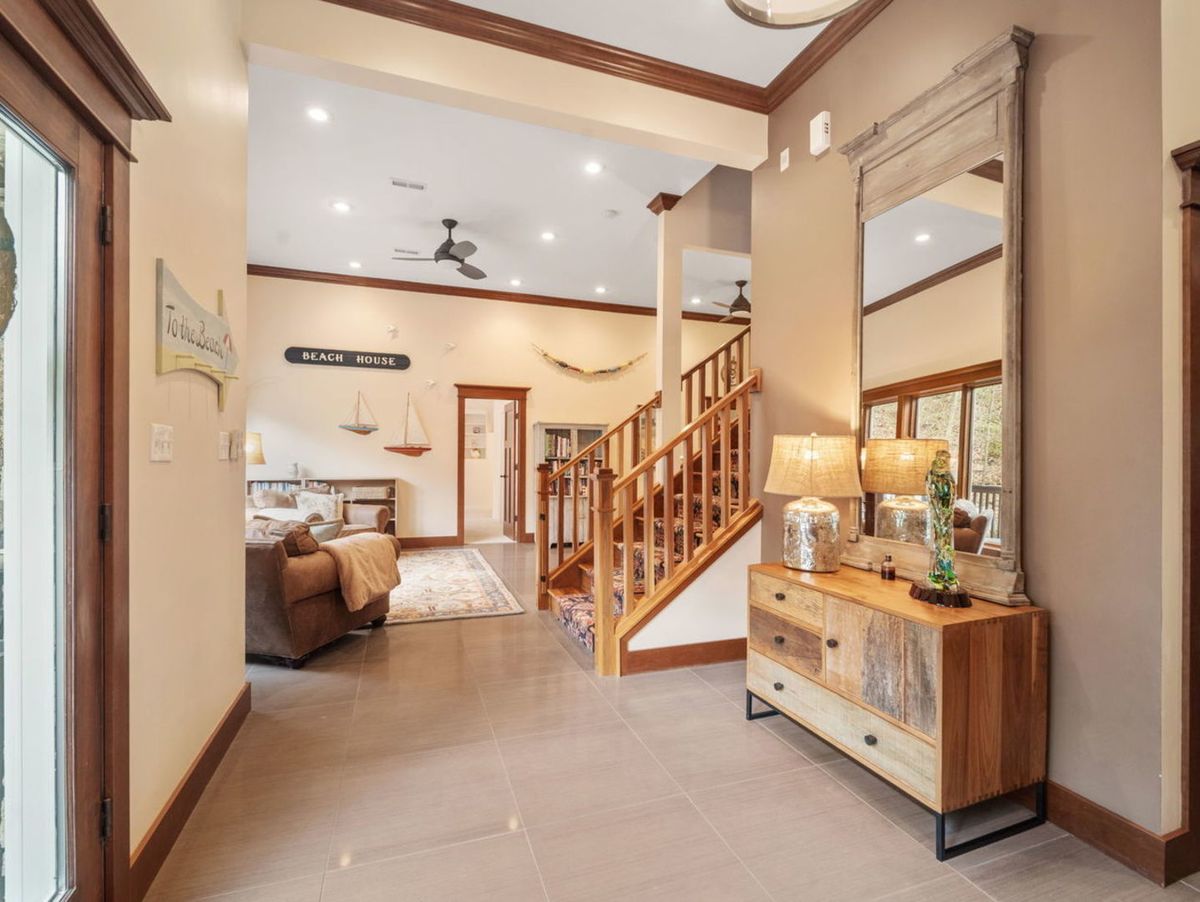 804 E Wilson Avenue, Beverly Shores, IN 46301