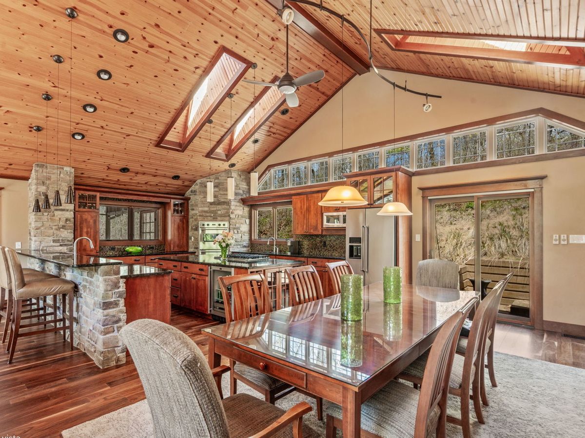804 E Wilson Avenue, Beverly Shores, IN 46301