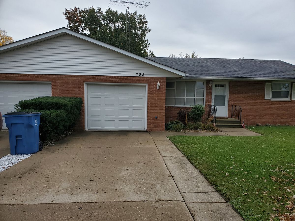 728 2853rd Road, Utica, IL 61373