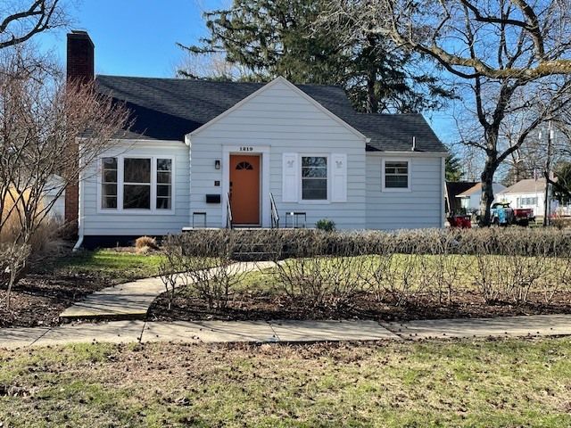 1219 W Healey Street — Champaign, IL 61821
