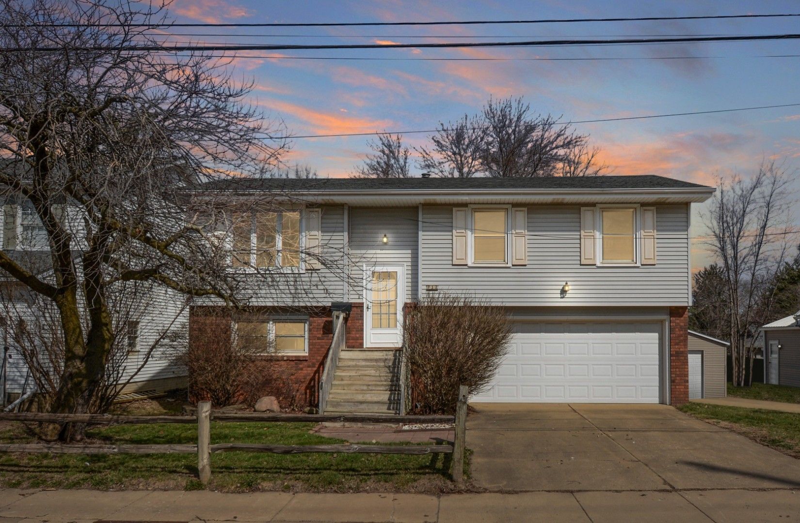 712 E Lincoln Street — Bloomington, IL 61701