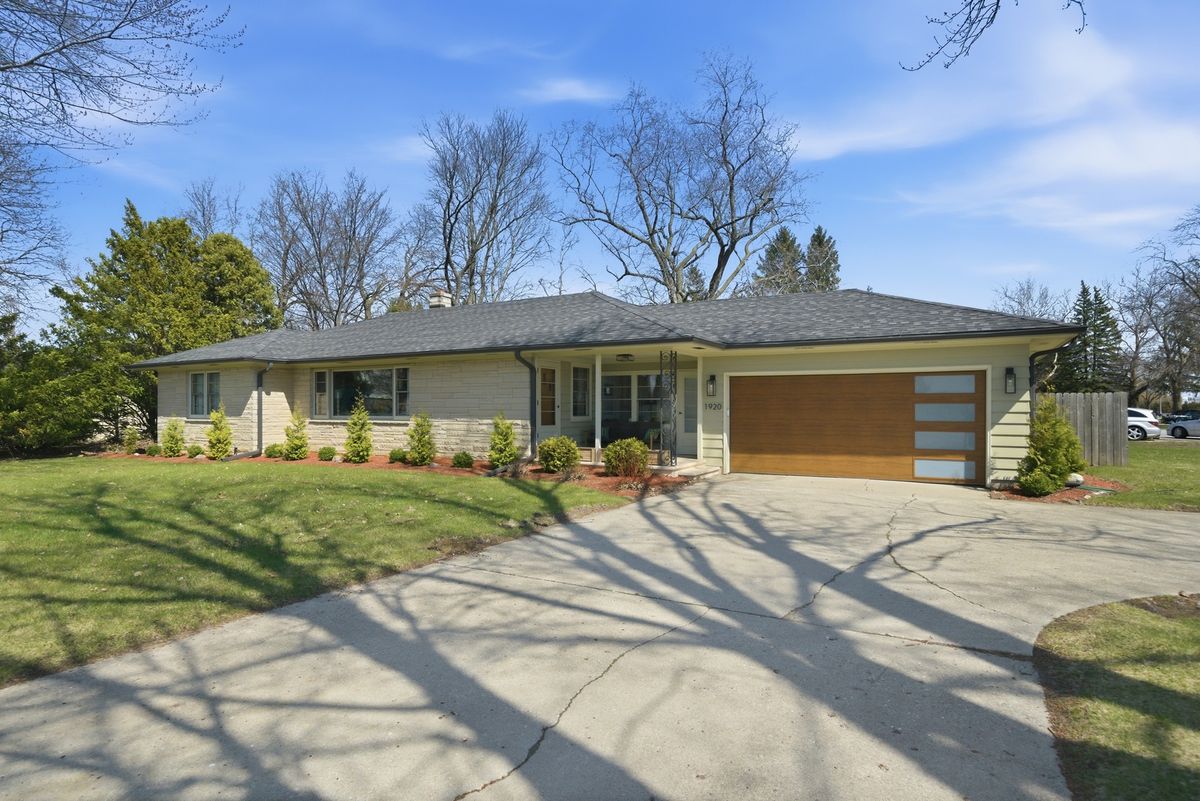 1920 4th Street, DeKalb, IL 60115