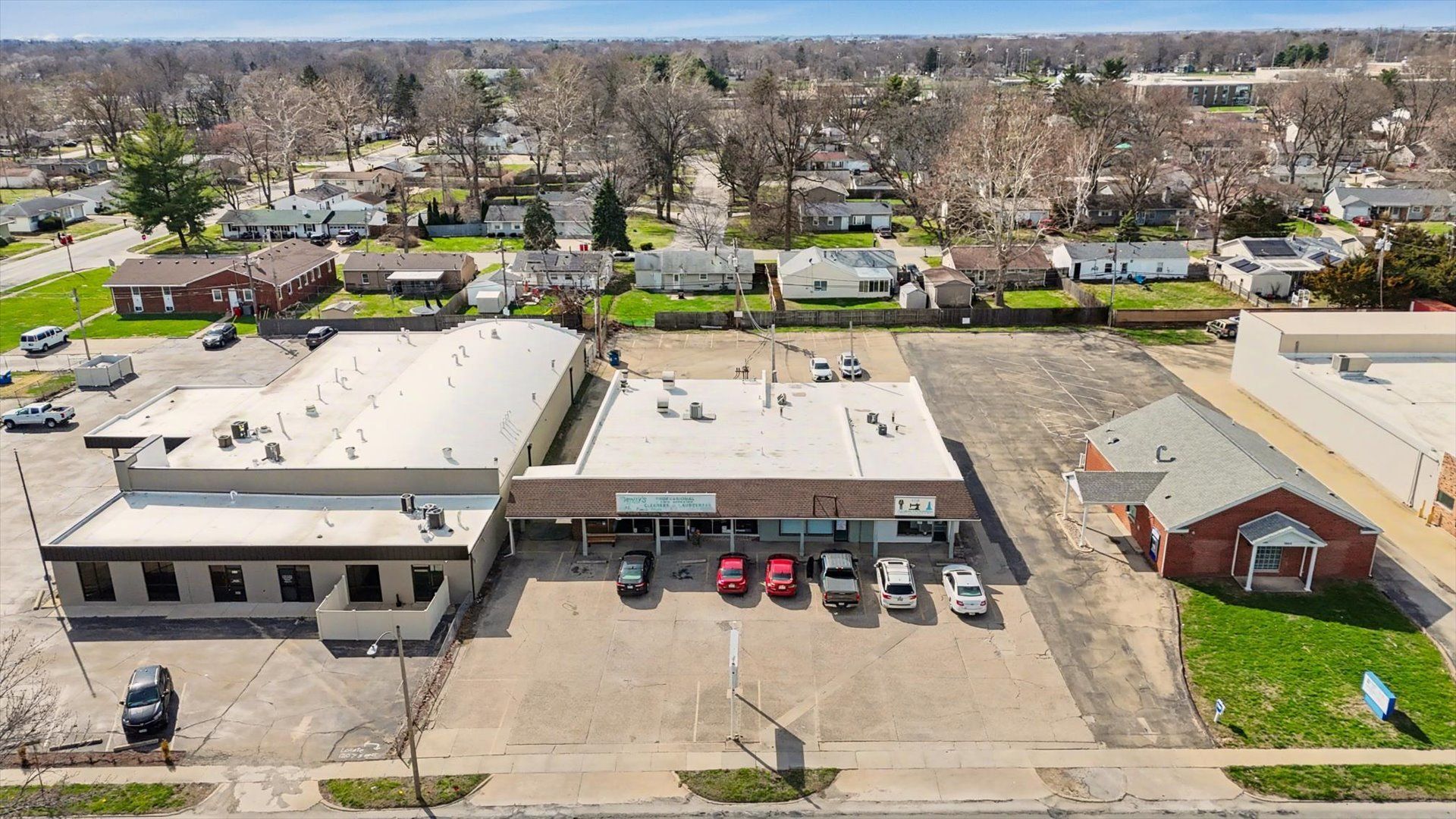 1205 S Mattis Avenue — Champaign, IL 61821